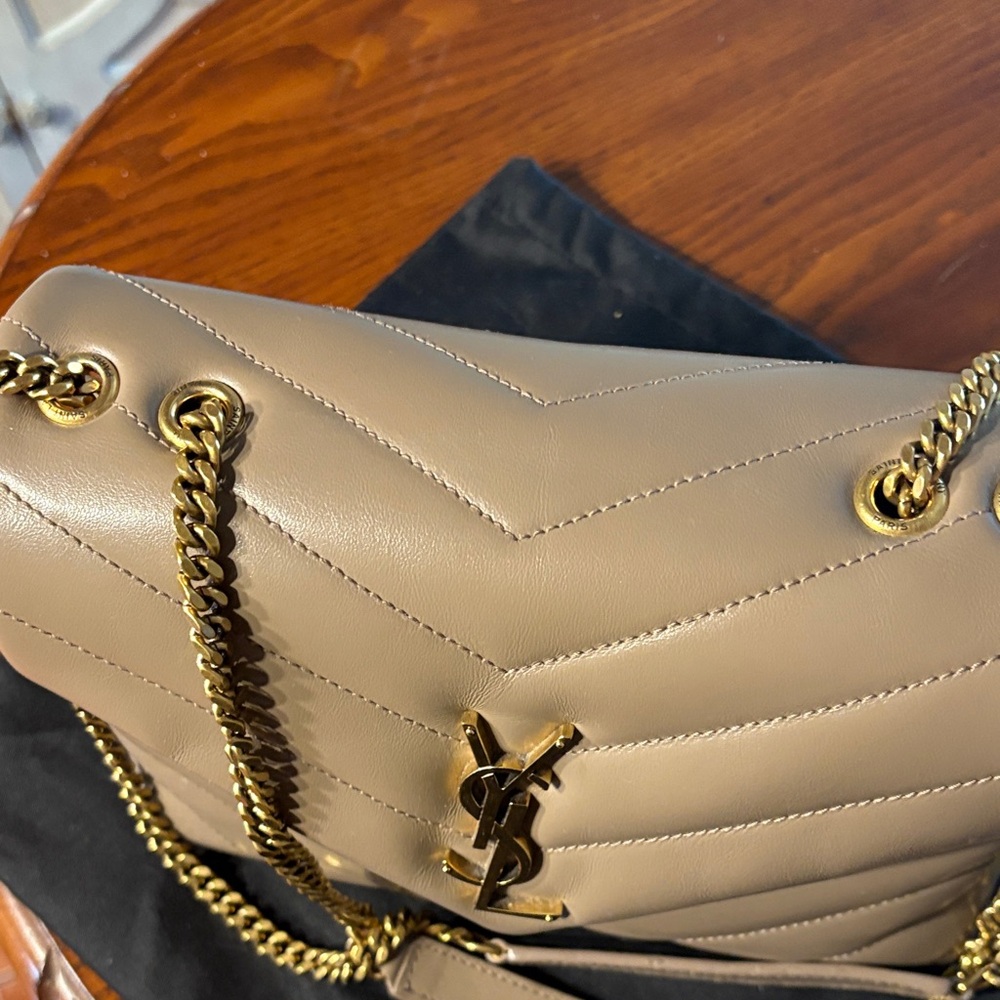 Saint Laurent Beige Quilted Shoulder Bag - Picture 8 of 11